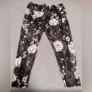 Victoria’s Secret size 16 athletic leggings